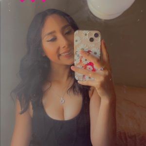 Meet your Posher, Lesly